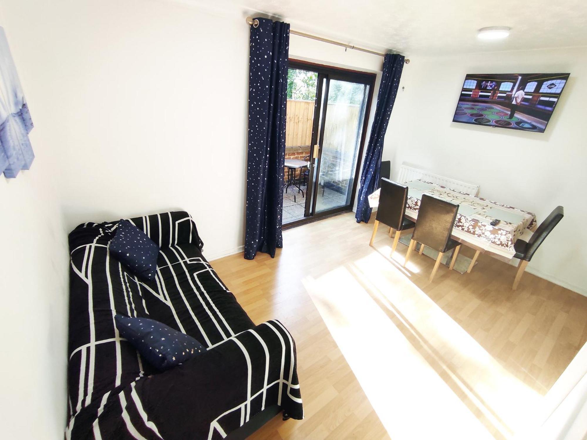 The Swans - Two-Bedroom City Centre House With Parking Оксфорд Экстерьер фото
